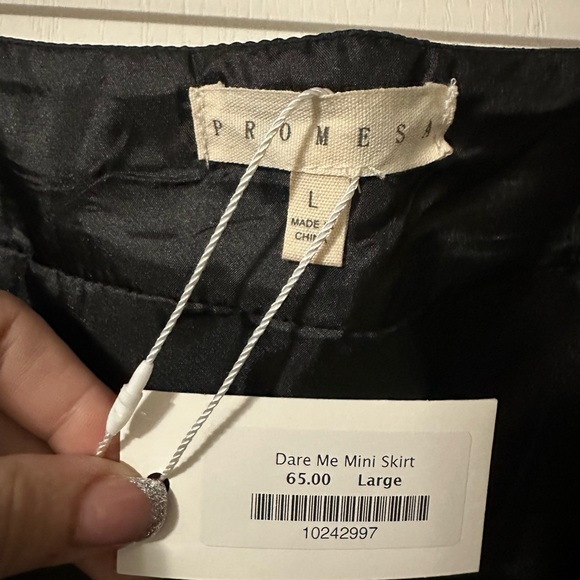 Promesa Faux Patent leather mini skirt Silver zip - Picture 3 of 3